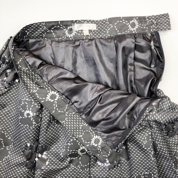 Metallic gray sequin floral fit and flare skirt - Picture 7 of 8